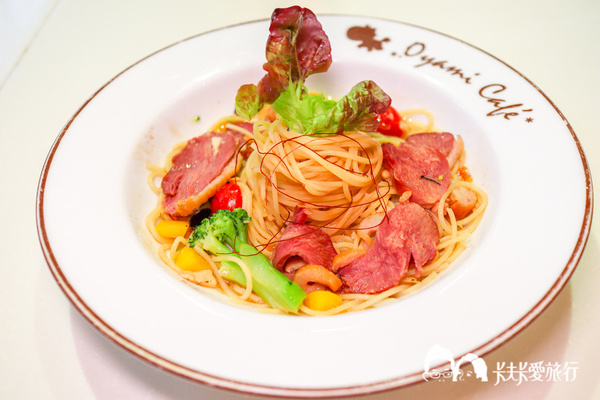 Oyami cafe：台北西門町下午茶-Oyami cafe｜龍蝦義大利麵霸氣登場夢幻甜點下午茶披薩