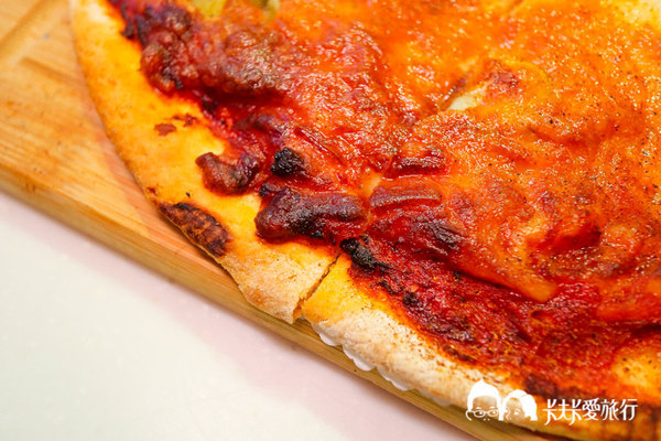 Oyami cafe：台北西門町下午茶-Oyami cafe｜龍蝦義大利麵霸氣登場夢幻甜點下午茶披薩