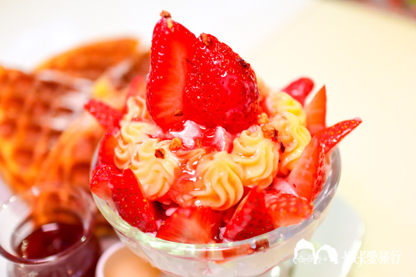 Oyami cafe：台北西門町下午茶-Oyami cafe｜龍蝦義大利麵霸氣登場夢幻甜點下午茶披薩