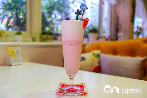 Oyami cafe：台北西門町下午茶-Oyami cafe｜龍蝦義大利麵霸氣登場夢幻甜點下午茶披薩