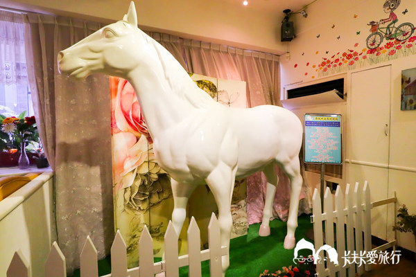 Oyami cafe：台北西門町下午茶-Oyami cafe｜龍蝦義大利麵霸氣登場夢幻甜點下午茶披薩