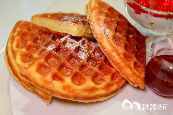 Oyami cafe：台北西門町下午茶-Oyami cafe｜龍蝦義大利麵霸氣登場夢幻甜點下午茶披薩