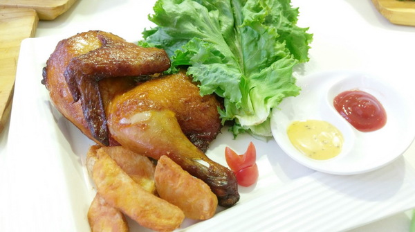 Oyami cafe：Oyami cafe-台北下午茶推薦  超少女風的西門町餐廳  義大利麵、鬆餅、飲品應有盡有