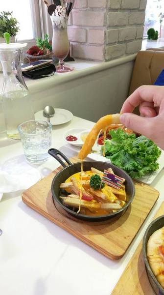 Oyami cafe：Oyami cafe-台北下午茶推薦  超少女風的西門町餐廳  義大利麵、鬆餅、飲品應有盡有