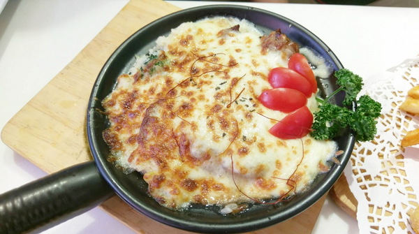 Oyami cafe：Oyami cafe-台北下午茶推薦  超少女風的西門町餐廳  義大利麵、鬆餅、飲品應有盡有