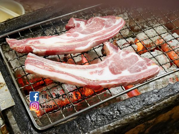 【新莊吃到飽】台北鑽木取火日式燒肉 火鍋燒烤吃到飽 有生蠔鮮蝦牛排羊排豬排 多種美味吃到飽 (55).JPG