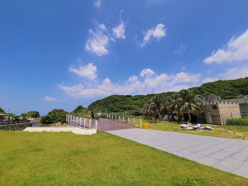 【基隆中正區景點】和平島海角樂園~通往傳說中秘境阿拉寶灣│海景雷達站咖啡│戶外玩沙玩水親子同樂 - 旅遊夜市趴趴走