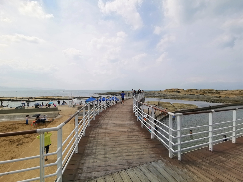 【基隆中正區景點】和平島海角樂園~通往傳說中秘境阿拉寶灣│海景雷達站咖啡│戶外玩沙玩水親子同樂 - 旅遊夜市趴趴走