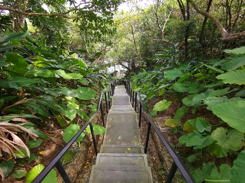 【基隆中正區景點】和平島海角樂園~通往傳說中秘境阿拉寶灣│海景雷達站咖啡│戶外玩沙玩水親子同樂 - 旅遊夜市趴趴走