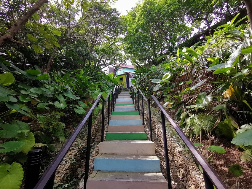 【基隆中正區景點】和平島海角樂園~通往傳說中秘境阿拉寶灣│海景雷達站咖啡│戶外玩沙玩水親子同樂 - 旅遊夜市趴趴走