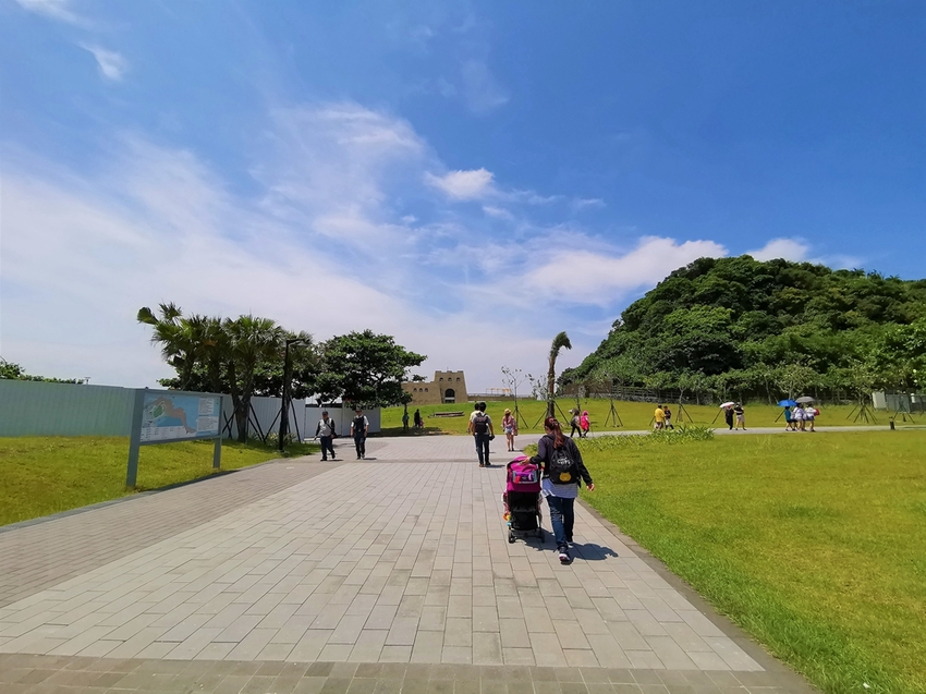 【基隆中正區景點】和平島海角樂園~通往傳說中秘境阿拉寶灣│海景雷達站咖啡│戶外玩沙玩水親子同樂 - 旅遊夜市趴趴走