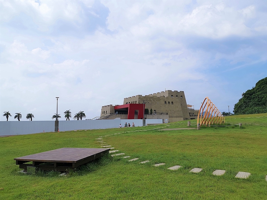 【基隆中正區景點】和平島海角樂園~通往傳說中秘境阿拉寶灣│海景雷達站咖啡│戶外玩沙玩水親子同樂 - 旅遊夜市趴趴走