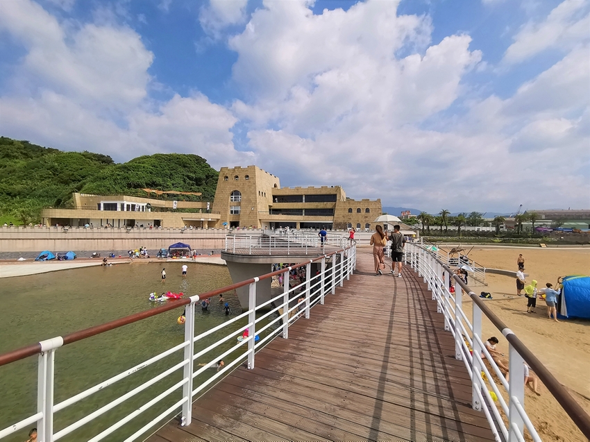 【基隆中正區景點】和平島海角樂園~通往傳說中秘境阿拉寶灣│海景雷達站咖啡│戶外玩沙玩水親子同樂 - 旅遊夜市趴趴走