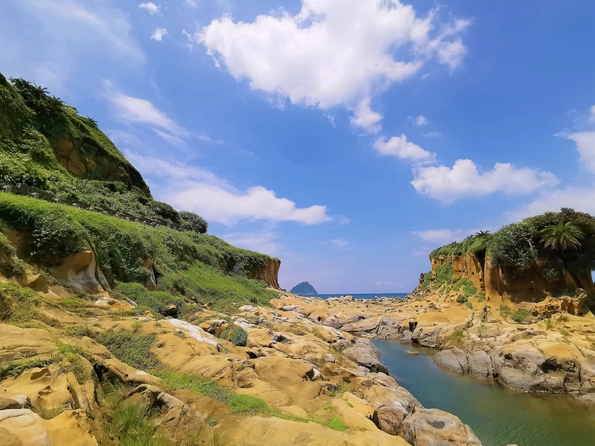 【基隆中正區景點】和平島海角樂園~通往傳說中秘境阿拉寶灣│海景雷達站咖啡│戶外玩沙玩水親子同樂 - 旅遊夜市趴趴走