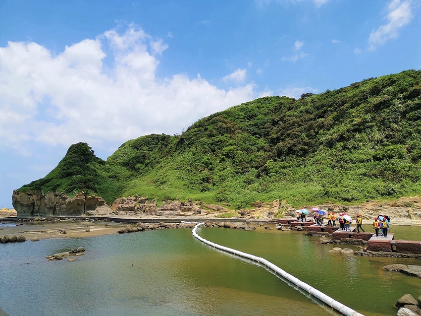 【基隆中正區景點】和平島海角樂園~通往傳說中秘境阿拉寶灣│海景雷達站咖啡│戶外玩沙玩水親子同樂 - 旅遊夜市趴趴走