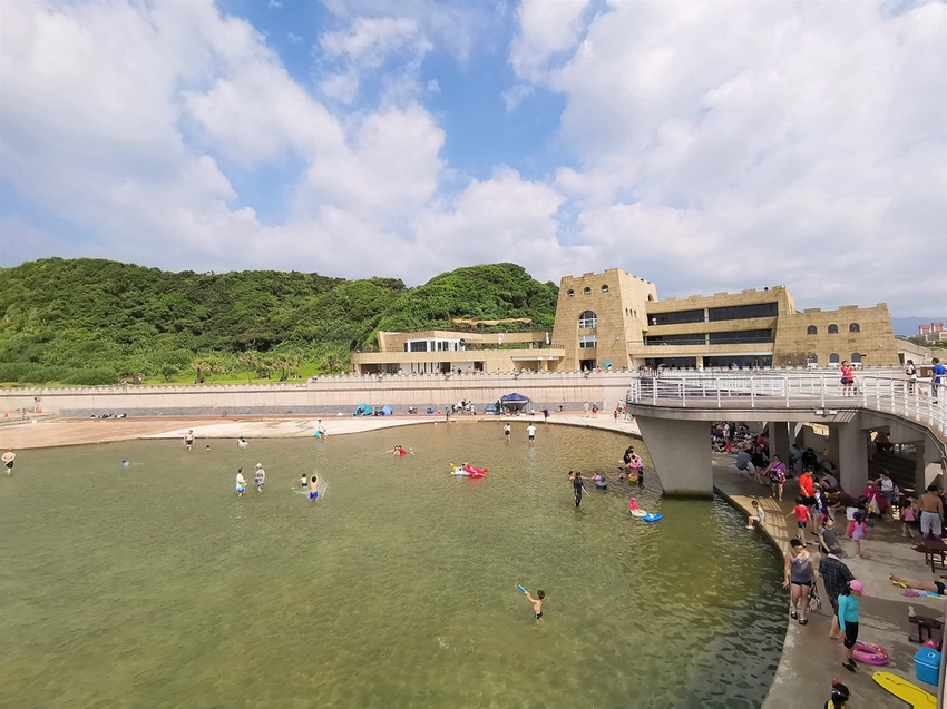 【基隆中正區景點】和平島海角樂園~通往傳說中秘境阿拉寶灣│海景雷達站咖啡│戶外玩沙玩水親子同樂 - 旅遊夜市趴趴走