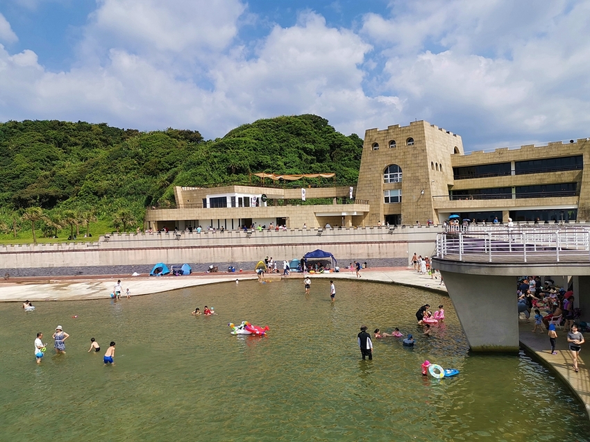 【基隆中正區景點】和平島海角樂園~通往傳說中秘境阿拉寶灣│海景雷達站咖啡│戶外玩沙玩水親子同樂 - 旅遊夜市趴趴走