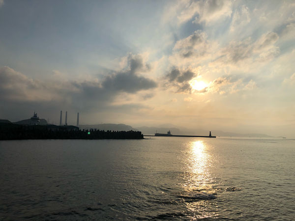 圓圓家出去玩-《基隆中正》軍事雷達站喝咖啡,270度的無敵海景,海天一色湛藍美景,還有絕美夕陽和平島通通看得到