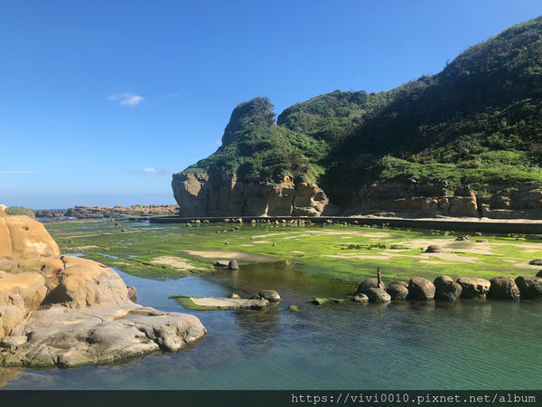 圓圓家出去玩-《基隆中正》軍事雷達站喝咖啡,270度的無敵海景,海天一色湛藍美景,還有絕美夕陽和平島通通看得到