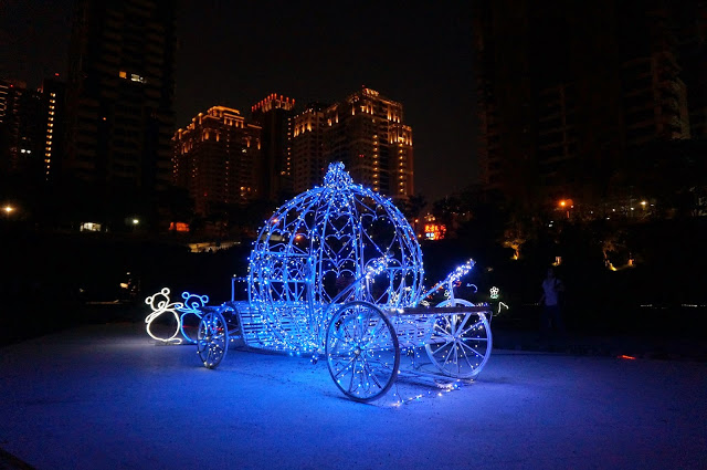 【台中】秋紅谷廣場.白天和夜晚交替著悠閒美好的情懷