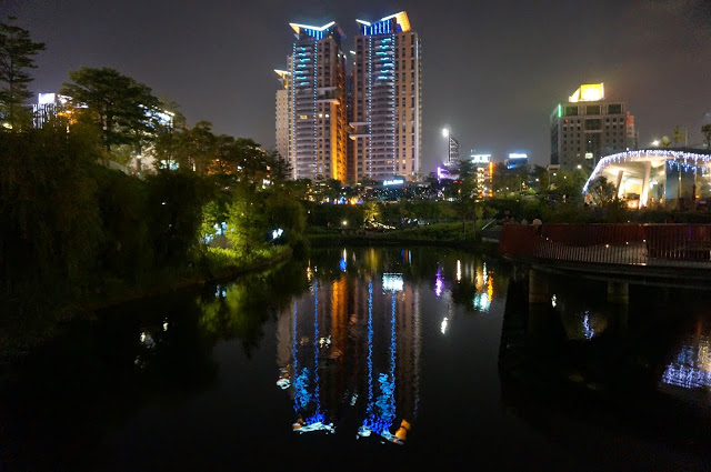 【台中】秋紅谷廣場.白天和夜晚交替著悠閒美好的情懷