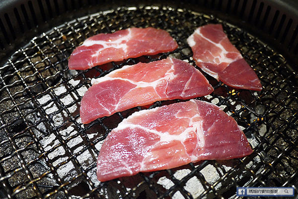 台北東區【好客燒烤酒吧-台北忠孝店】658&888火烤吃到飽！東區燒烤酒吧。火鍋。燒烤吃到飽。捷運忠孝復興美食