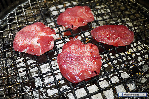 台北東區【好客燒烤酒吧-台北忠孝店】658&888火烤吃到飽！東區燒烤酒吧。火鍋。燒烤吃到飽。捷運忠孝復興美食