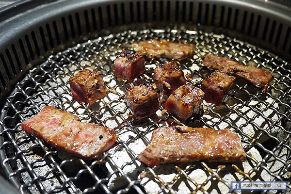 台北東區【好客燒烤酒吧-台北忠孝店】658&888火烤吃到飽！東區燒烤酒吧。火鍋。燒烤吃到飽。捷運忠孝復興美食