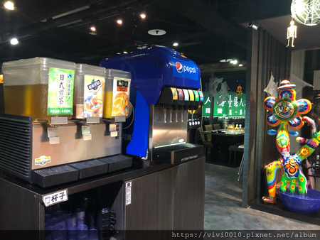 圓圓家愛吃貨-台北忠孝《好客燒烤》，邊看夜景邊烤肉，日式燒肉，新鮮好蝦，浪漫調酒令人滿足的美好經驗