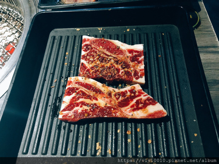 圓圓家愛吃貨-台北忠孝《好客燒烤》，邊看夜景邊烤肉，日式燒肉，新鮮好蝦，浪漫調酒令人滿足的美好經驗