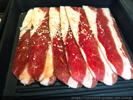 圓圓家愛吃貨-台北忠孝《好客燒烤》，邊看夜景邊烤肉，日式燒肉，新鮮好蝦，浪漫調酒令人滿足的美好經驗