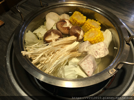 圓圓家愛吃貨-台北忠孝《好客燒烤》，邊看夜景邊烤肉，日式燒肉，新鮮好蝦，浪漫調酒令人滿足的美好經驗