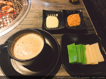 圓圓家愛吃貨-台北忠孝《好客燒烤》，邊看夜景邊烤肉，日式燒肉，新鮮好蝦，浪漫調酒令人滿足的美好經驗