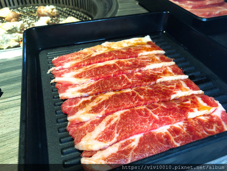 圓圓家愛吃貨-台北忠孝《好客燒烤》，邊看夜景邊烤肉，日式燒肉，新鮮好蝦，浪漫調酒令人滿足的美好經驗