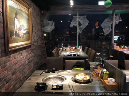 圓圓家愛吃貨-台北忠孝《好客燒烤》，邊看夜景邊烤肉，日式燒肉，新鮮好蝦，浪漫調酒令人滿足的美好經驗