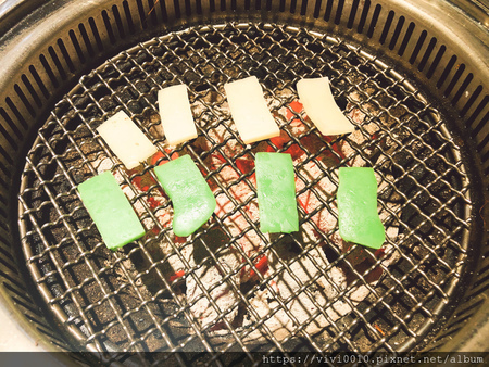 圓圓家愛吃貨-台北忠孝《好客燒烤》，邊看夜景邊烤肉，日式燒肉，新鮮好蝦，浪漫調酒令人滿足的美好經驗