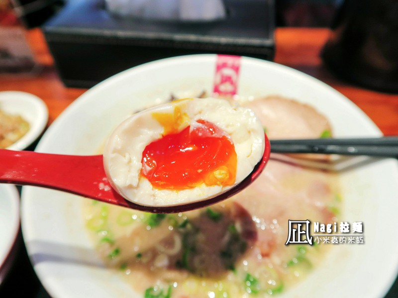 【捷運忠孝復興站】ラーメン凪(Nagi)豚骨拉麵~十大人氣拉麵店第一名,豚王口味跟一蘭拉麵好像阿!!