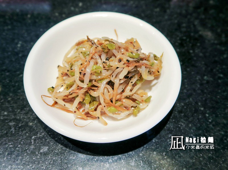 【捷運忠孝復興站】ラーメン凪(Nagi)豚骨拉麵~十大人氣拉麵店第一名,豚王口味跟一蘭拉麵好像阿!!