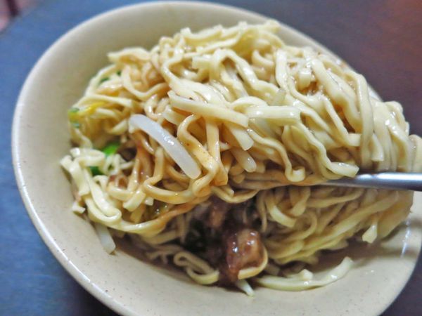 【台北美食】阿仁小吃店-無敵強大，令人回味的豬油乾麵