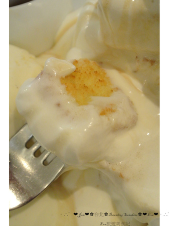 Dazzling Cafe Sunshine(3店)：【食記】oO。。台北　信義區　A11館　Dazzling Cafe SunShine　蜜糖吐司　義大利麵　燉飯　咖啡　輕食　三明治　奶油像瀑布一樣流潟而下的蜜糖吐司，讓人看了好想大口大口吃～oO。o○。　