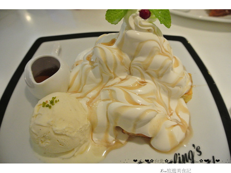 Dazzling Cafe Sunshine(3店)：【食記】oO。。台北　信義區　A11館　Dazzling Cafe SunShine　蜜糖吐司　義大利麵　燉飯　咖啡　輕食　三明治　奶油像瀑布一樣流潟而下的蜜糖吐司，讓人看了好想大口大口吃～oO。o○。　