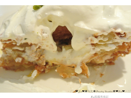 Dazzling Cafe Sunshine(3店)：【食記】oO。。台北　信義區　A11館　Dazzling Cafe SunShine　蜜糖吐司　義大利麵　燉飯　咖啡　輕食　三明治　奶油像瀑布一樣流潟而下的蜜糖吐司，讓人看了好想大口大口吃～oO。o○。　