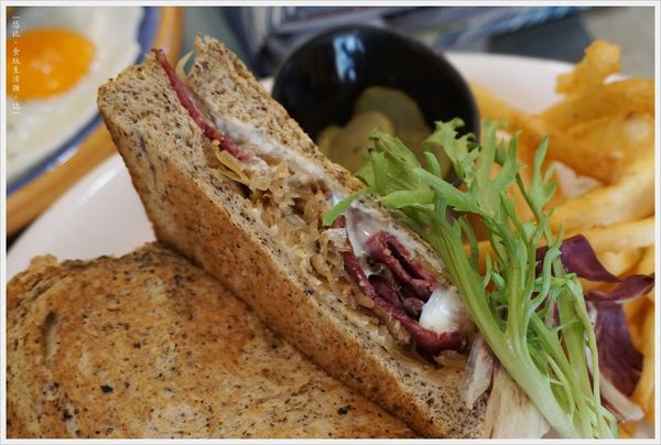 斑馬騷莎-24-德國牛肉三明治.JPG