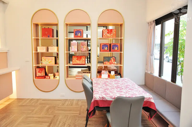 台中好吃蛋糕分享,【四月南風】水晶芋頭奶酪蛋糕,真材實料新鮮