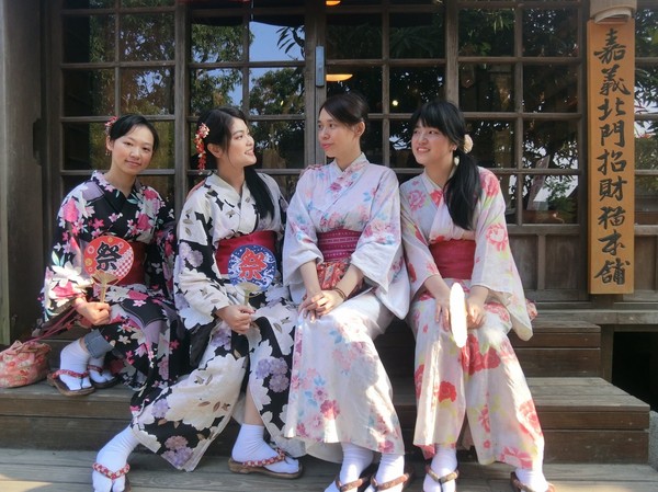 檜意森活村：嘉義必去景點 彷彿置身在日本 檜意森活村 霞光寶物珍藏 不用去日本穿和服浴衣 時光特區 霞光洋行 皇家西洋館 舊時嘉義館