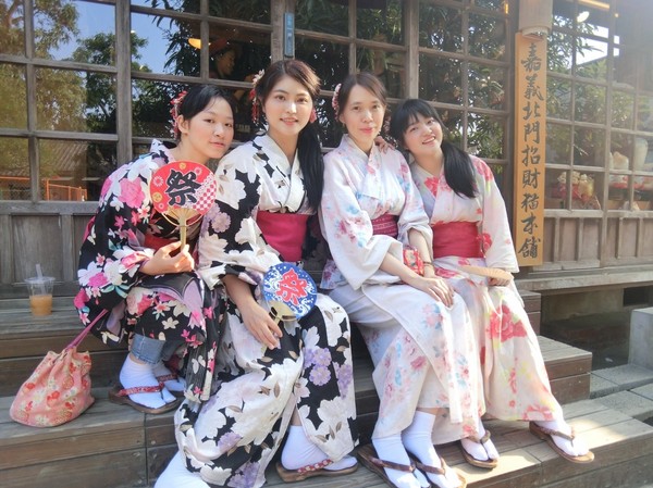 檜意森活村：嘉義必去景點 彷彿置身在日本 檜意森活村 霞光寶物珍藏 不用去日本穿和服浴衣 時光特區 霞光洋行 皇家西洋館 舊時嘉義館