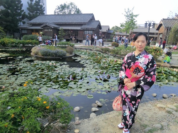檜意森活村：嘉義必去景點 彷彿置身在日本 檜意森活村 霞光寶物珍藏 不用去日本穿和服浴衣 時光特區 霞光洋行 皇家西洋館 舊時嘉義館