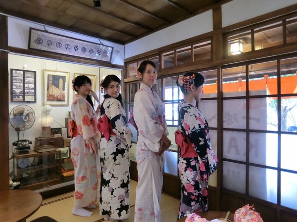 檜意森活村：嘉義必去景點 彷彿置身在日本 檜意森活村 霞光寶物珍藏 不用去日本穿和服浴衣 時光特區 霞光洋行 皇家西洋館 舊時嘉義館