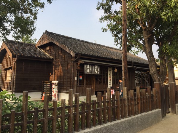 檜意森活村：嘉義必去景點 彷彿置身在日本 檜意森活村 霞光寶物珍藏 不用去日本穿和服浴衣 時光特區 霞光洋行 皇家西洋館 舊時嘉義館