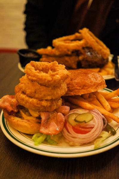 EVANS BURGER(師大店)：(胖樺食記)師大路曾經極紅一時Evans Burger。大份量大滿足的美式餐點選擇眾多。